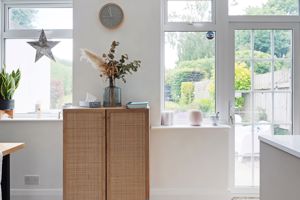 Furniss Avenue Dore